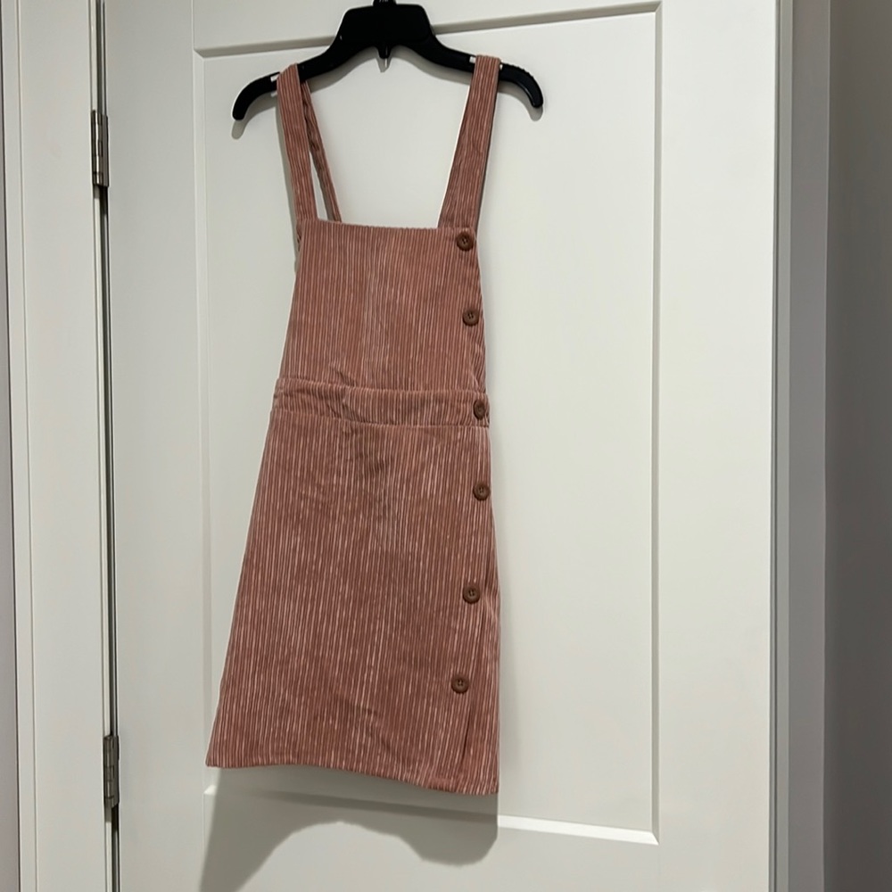 Dusky pink corduroy jumper.